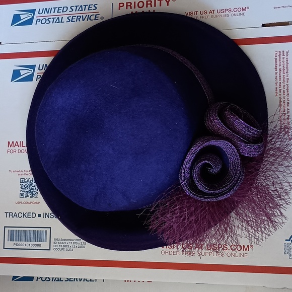KAKYCO Designer  vintage Purple Felt Hat  w/net & satin bow band - Picture 1 of 14